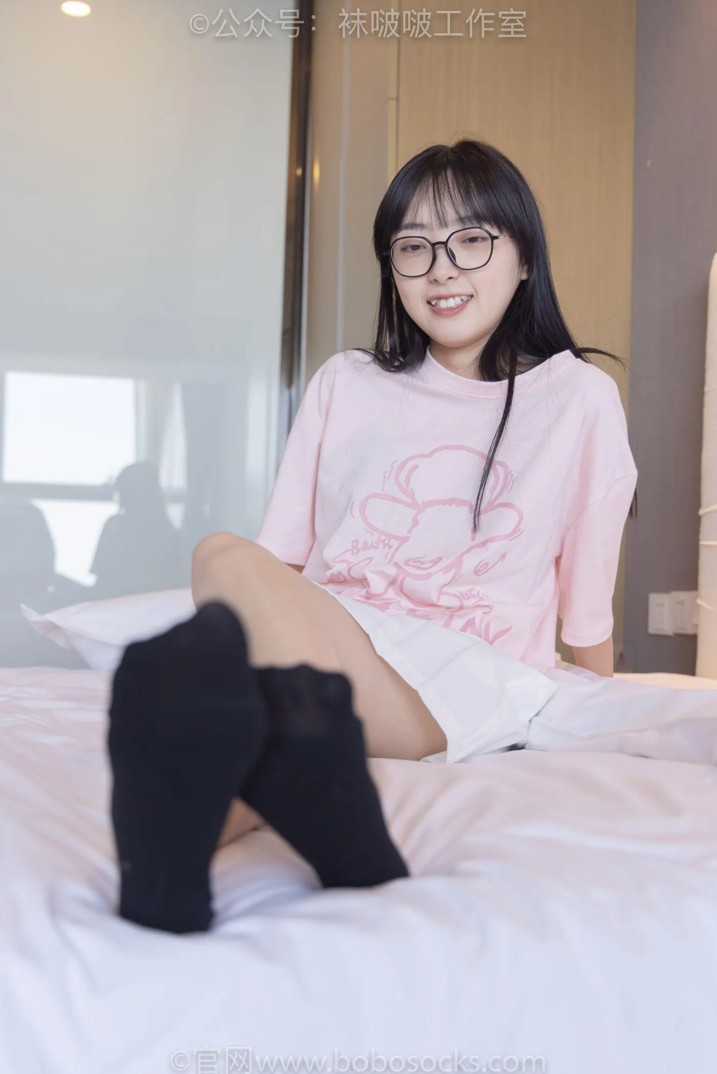 [BoBoSocks袜啵啵]NO.091 稚予-板鞋、淡粉色船袜、黑色船袜、裸足 [148P]插图3